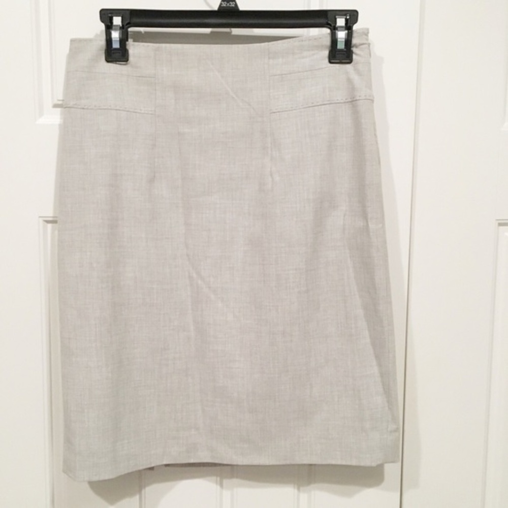 8/12 THE LIMITED SKIRT